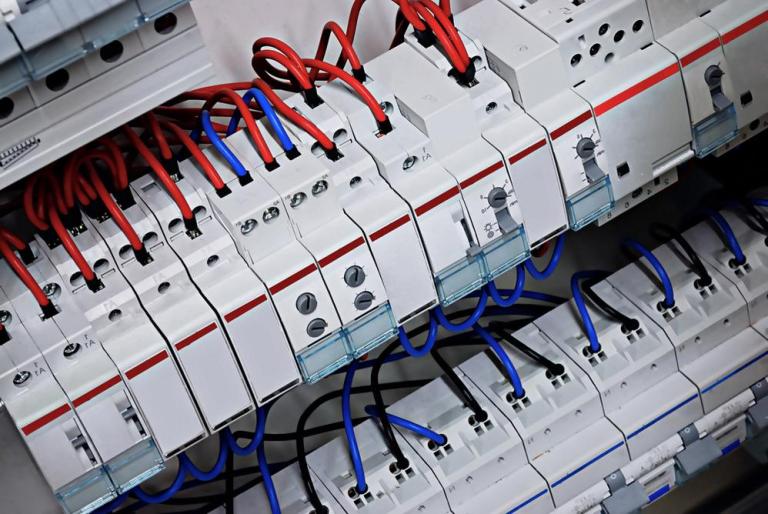Comment bien gérer un dépannage électrique en entreprise ?